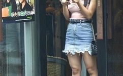 男生和女生一起差差30分打扑克视频